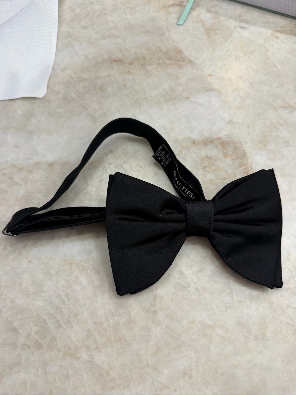 Gala oversized black bow tie